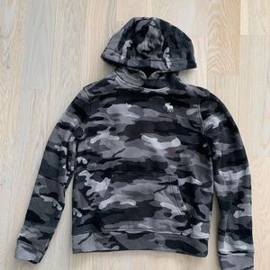 Abercrombie Kids sweatshirt size 11/12 In Black , White and Gray camo print